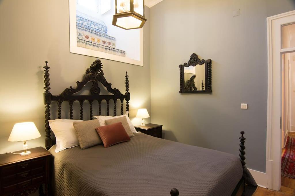 Apartment Space And Tradition In Lisbon